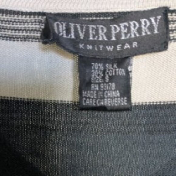 Vintage V-neck women's light sweater - Picture 4 of 4